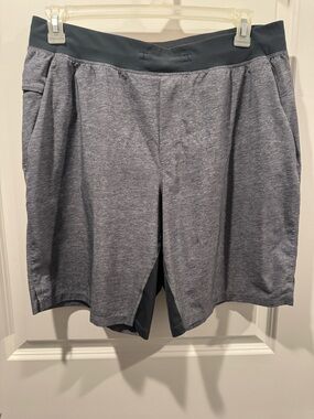lululemon athletica Men’s Heather Grey Athletic Shorts with Dark Waistband